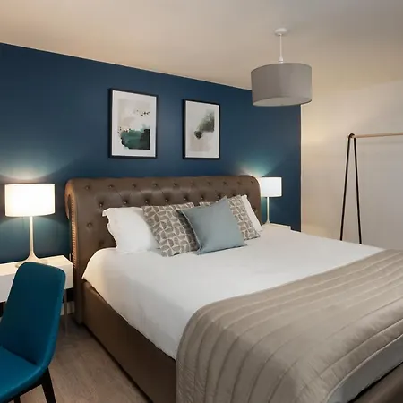 The Falcon Tap Boutique * 요크